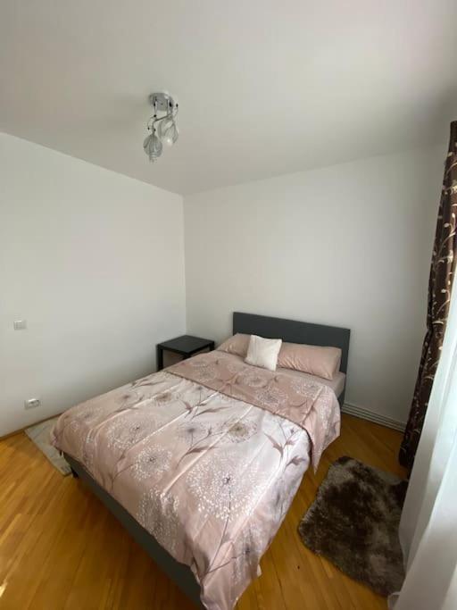 The Urban Hub 1 Apartment Iasi Luaran gambar